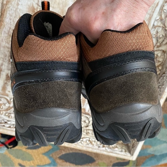 MENS Bearpaw hiking boots, size 10 - Picture 4 of 6